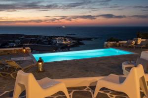 Paros Villa Sleeps 4 Pool Air Con WiFi