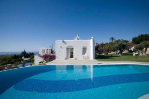 Paros Villa Sleeps 10 Pool Air Con WiFi T478599