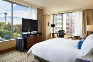 King Corner Suite with Space Needle View room in Pan Pacific Seattle