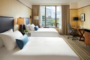 Deluxe Double Room with City View room in Pan Pacific Seattle