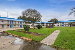 Motel 6-Winnie, TX