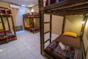 Giường Trong Phòng Ngủ Tập Thể Cho Cả Nam Và Nữ 6 Giường (Bed in 6-Bed Mixed Dormitory Room)