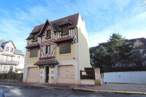 Appartements LE ROYAL (3 pieces au centre de DEAUVILLE) : photos des chambres