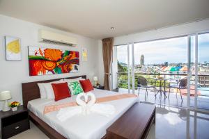 Wazzas Patong Apartment, Smart TV and Fast Wi-Fi