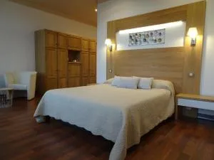 Hôtel la Guimbarde - 奥尔尚普韦内