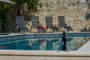 City Center Suites - Apartment with Terrace and Private Pool