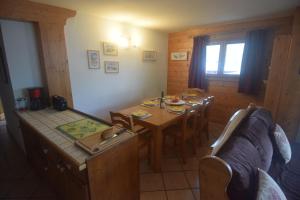 Spacious Apartment 2 Minutes from Ski Lift, Equipped for Babies