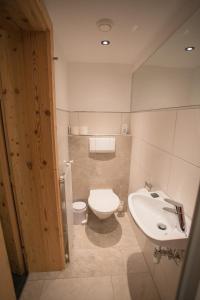 Single Room with Shared Bathroom room in Pension der Steinbock - das Bauernhaus