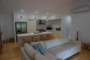 15 Esprit Drive Rainbow Shores