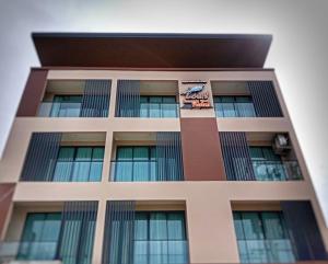 Louis Runway View Hotel - SHA Extra Plus