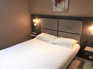 Hotels Hotel des Voyageurs : Chambre Double