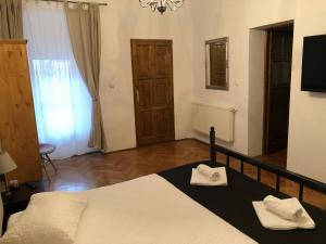 Budget Double Room room in Poet Pastior Residence