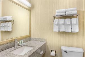 Standard Room, 2 Queen Beds, Non Smoking room in Quality Inn & Suites Oceanside Near Camp Pendleton