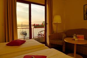 Double Room with Lake View room in Seehotel Weit Meer