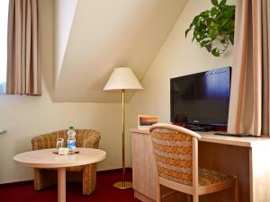 Single Room facing inland room in Seehotel Weit Meer