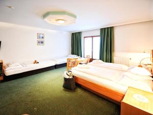Standard Quadruple Room room in Hotel Theresia