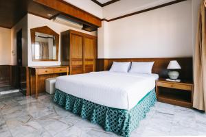 Kata Sun Beach Hotel