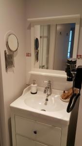 Hotels Hotel Chez Jacqueline : photos des chambres