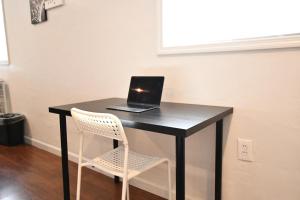 Private Unit Private Bathroom Near BART & SF