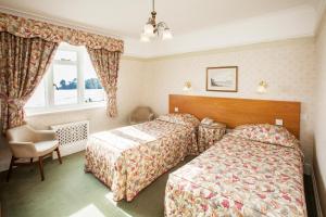 Twin Room with Sea View room in Livermead House Hotel