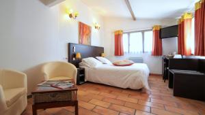 Hotels Le Mas des Ecureuils : photos des chambres