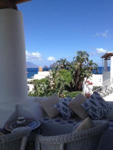 Junior Suite (2 Adults) with Terrace and Sea View room in Hotel Lisca Bianca