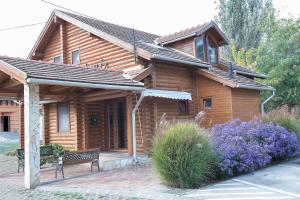 Penzion MeDoRa Park - Bagolyv&aacute;r R&ouml;nkh&aacute;z G&aacute;rdony Maďarsko