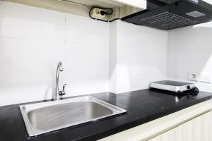 Nice View Studio at Azalea Suites Apartment By Travelio