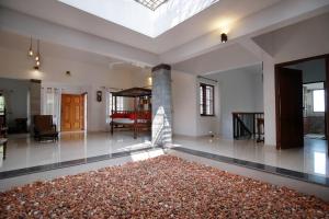 Hill House Waves and Shores