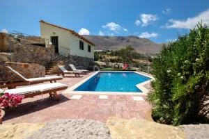 Chania Village - Charoupia & Daphne Villas - Private Pools - Afráta