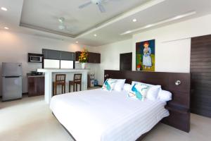 Spacious 4 Bedrooms Private Pool Villa in Phuket