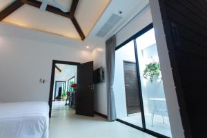 Spacious 4 Bedrooms Private Pool Villa in Phuket