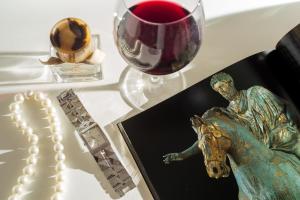 Navona White Apartment