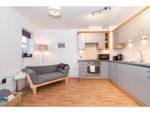 Comfy, bright and super central flat in York