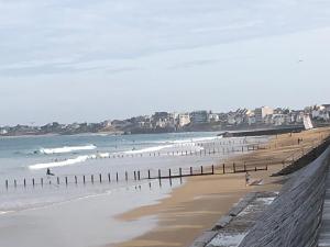 Appartements Emeraude, pleine vue de mer : photos des chambres