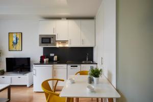 LEEWAYS APARTMENT III in ALCALÁ 99