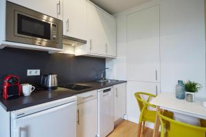 LEEWAYS APARTMENT III in ALCALÁ 99