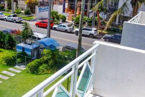 Apto a 70 metros da praia, Piscina, 03 Ar Condicionados, Vaga de Garagem