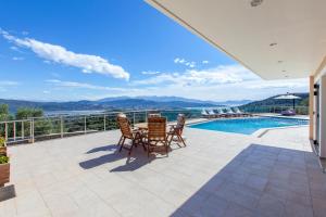 Alivia Lefkas Luxury Villas