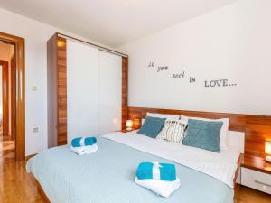 Luxurious Apartment in Kvarner by Sea 