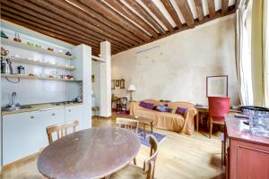 Marais-Rue des Rosiers ID 24