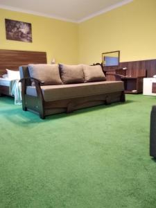 12 Months Mini Hotel