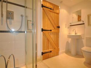 Bh20 5qs Bed And Breakfast Cheap Hotel And Guest House Accommodation