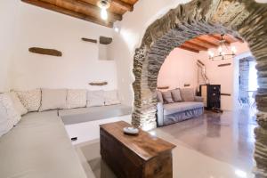 Triantaros Familly House Tinos Greece