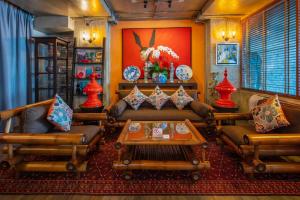 Chala Number 2 Art and Gallery