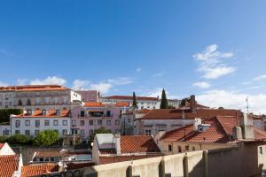 Alfama St George Castle District Fabulous 3 Bedrooms 2 Bathrooms AC Balcony 1st floor Apartment 19th Century Building