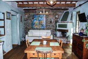 Residenza Fra Le Torri - Charme & Art Gallery Home