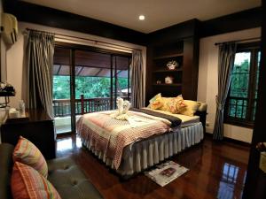 Ban Thong U, The Landmark