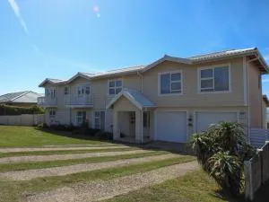 Julsie's Home - Reebok