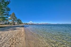 Three-Bedroom Townhouse room in Slt Home Private Beach Pool & Heavenly Ski Resort Townhouse